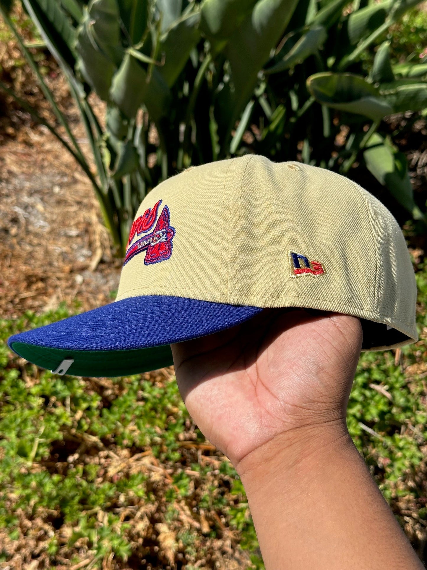 NEW ERA 59FIFTY VEGAS GOLD/BLUE ATLANTA BRAVES SCRIPT W/ 2017 INAUGURAL  SEASON SIDE PATCH