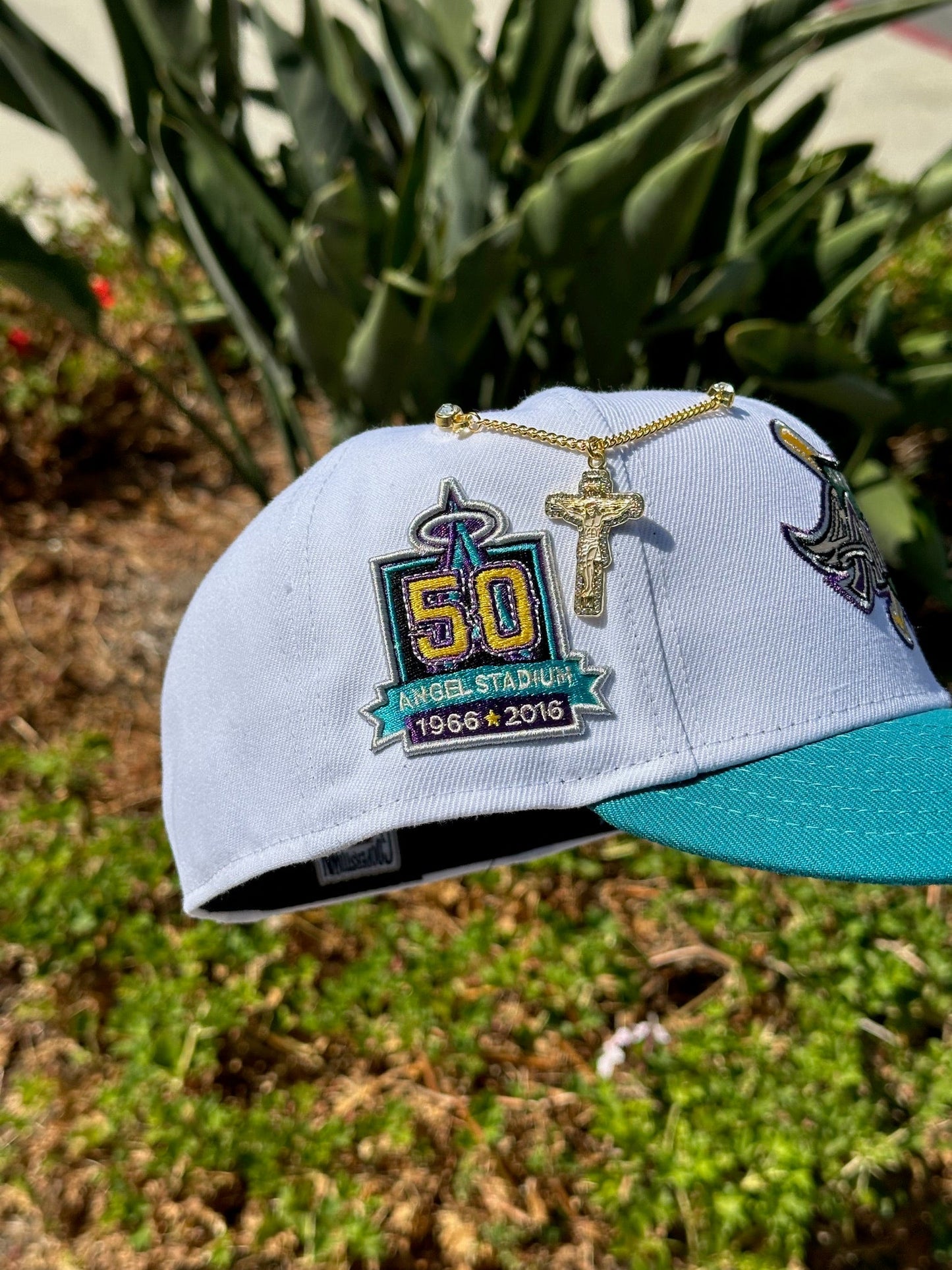 NEW ERA 59FIFY WHITE/TURQUOISE ANAHEIM ANGELS W/ 50TH ANNIVERSARY SIDE PATCH