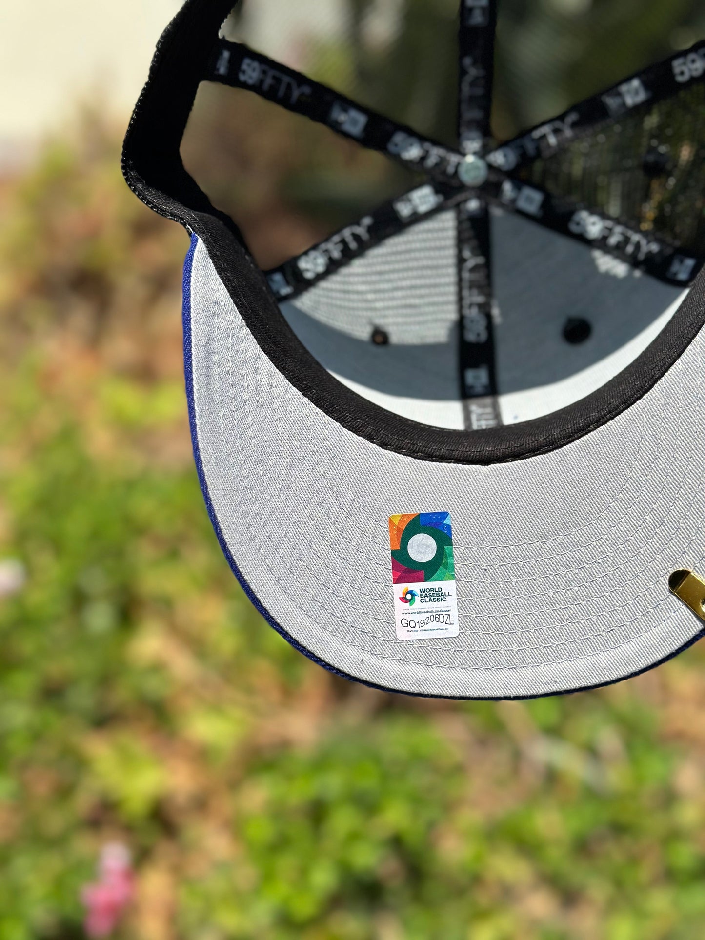 NEW ERA EXCLUSIVE 59FIFTY BLACK SATIN/BLUE MEXICO MESH BACK W/ MEXICO FLAG SIDE PATCH