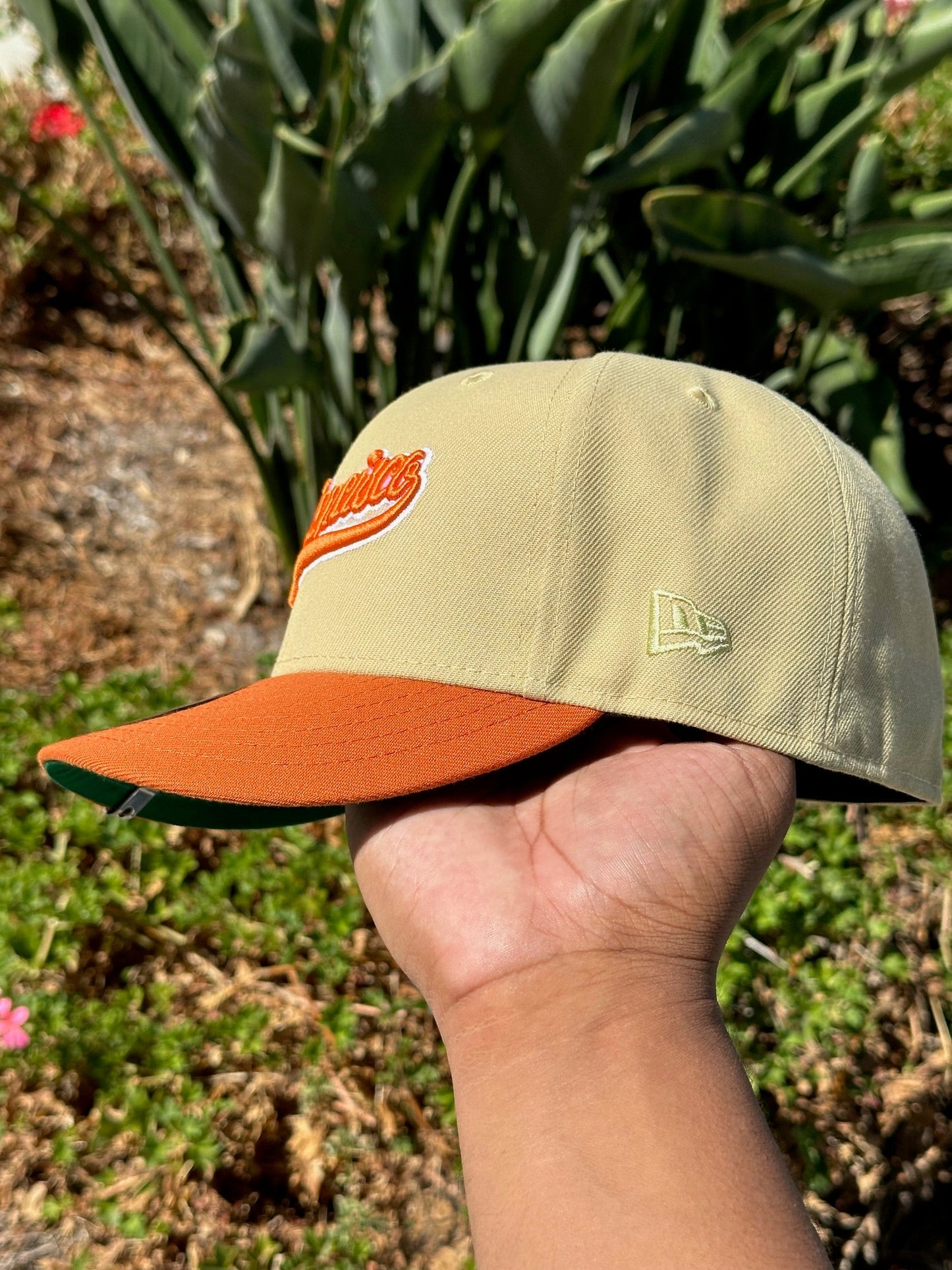 NEW ERA EXCLUSIVE 59FIFTY VEGAS GOLD/ORANGE SAN FRANCISCO GIANTS SCRIPT W/ "TELL IT GOODBYE" SIDE PATCH