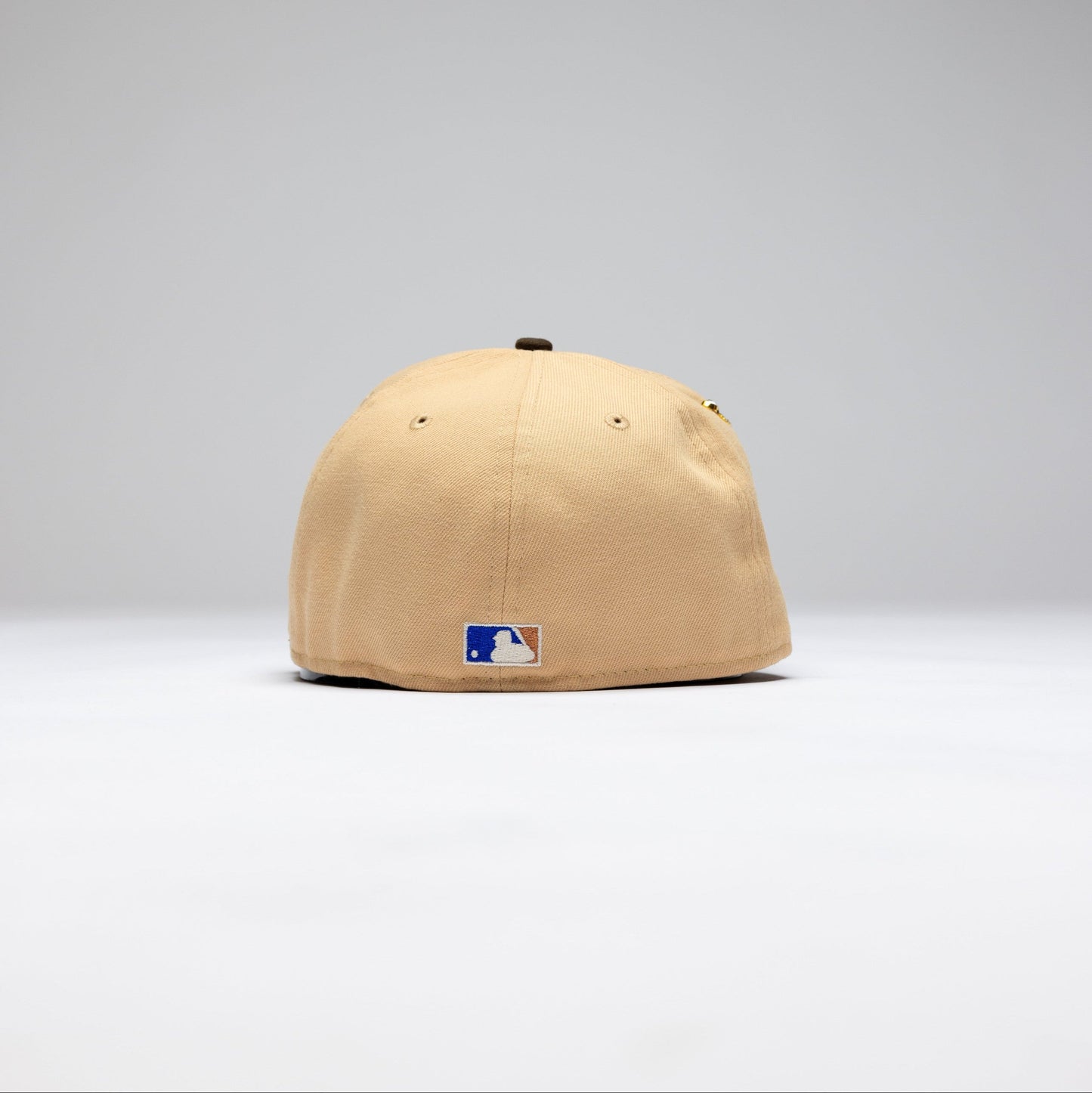NEW ERA EXCLUSIVE 59FIFTY SOFT BLUSH/WALNUT TORONTO BLUEJAYS W/ 30TH SEASON SIDE PATCH