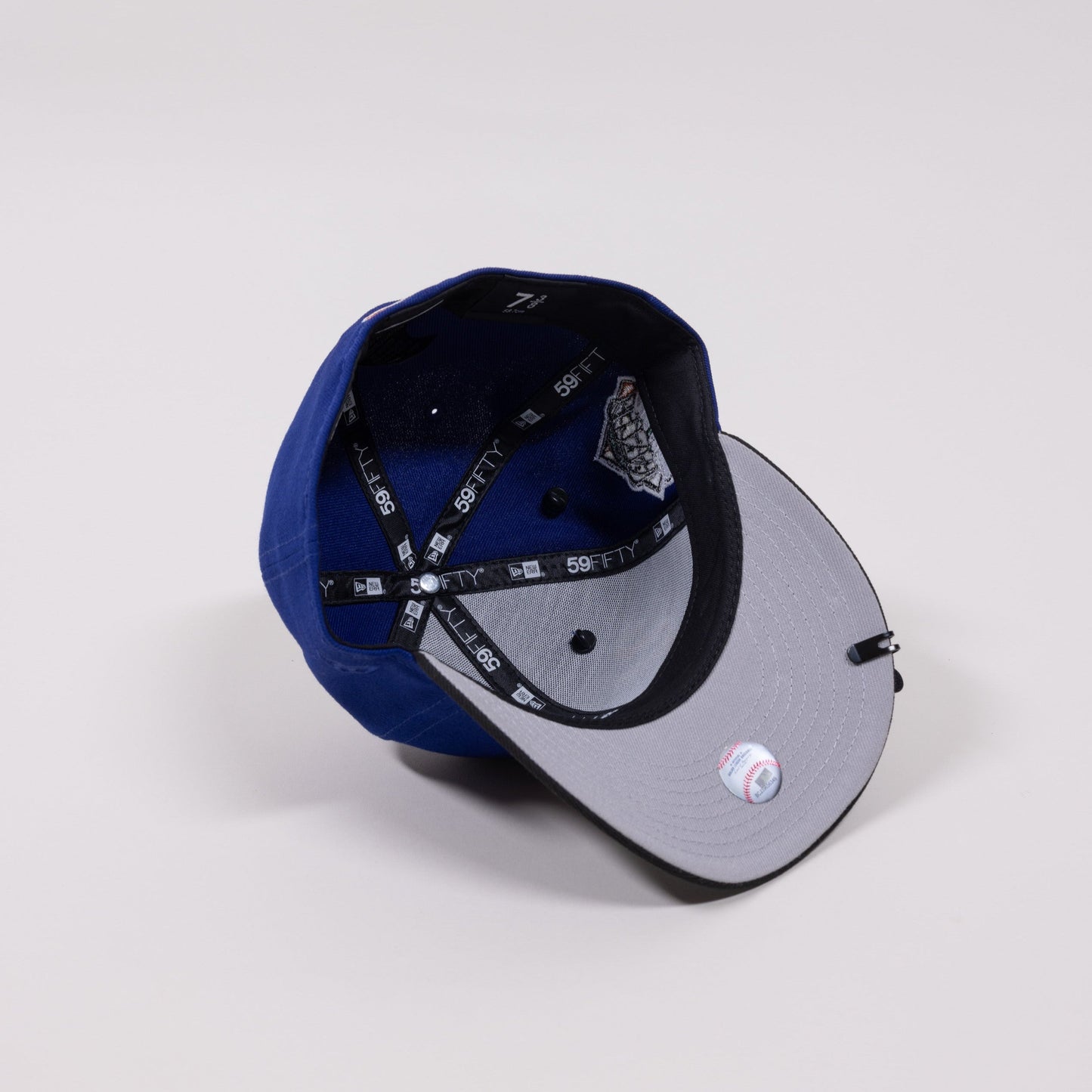 NEW ERA EXCLUSIVE 59FIFTY DARK BLUE/ BLACK NEW YORK YANKEES W/ 1999 WORLD SERIES SIDE PATCH
