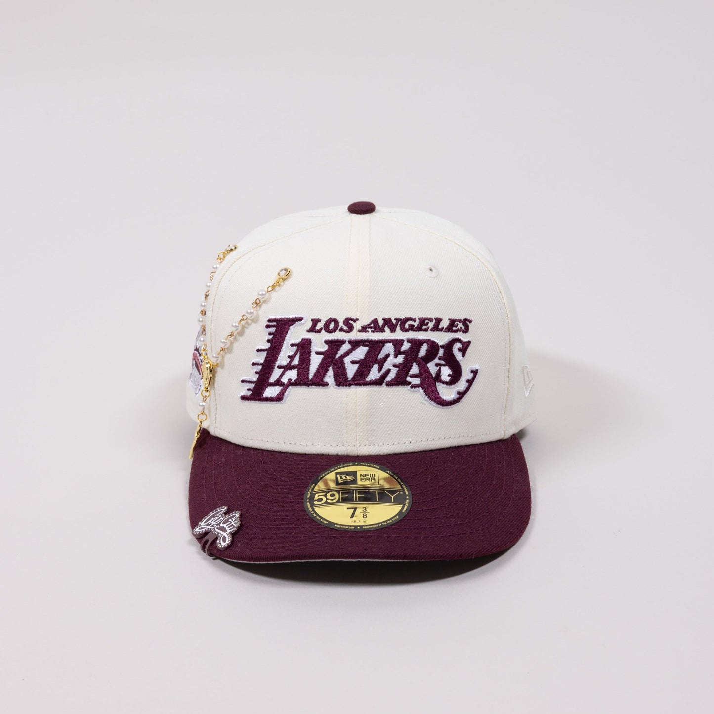 NEW ERA EXCLUSIVE 59FIFTY CHROME/ BURGUNDY LOS ANGELES LAKERS SCRIPT W/ 60TH ANNIVERSARY SIDE PATCH