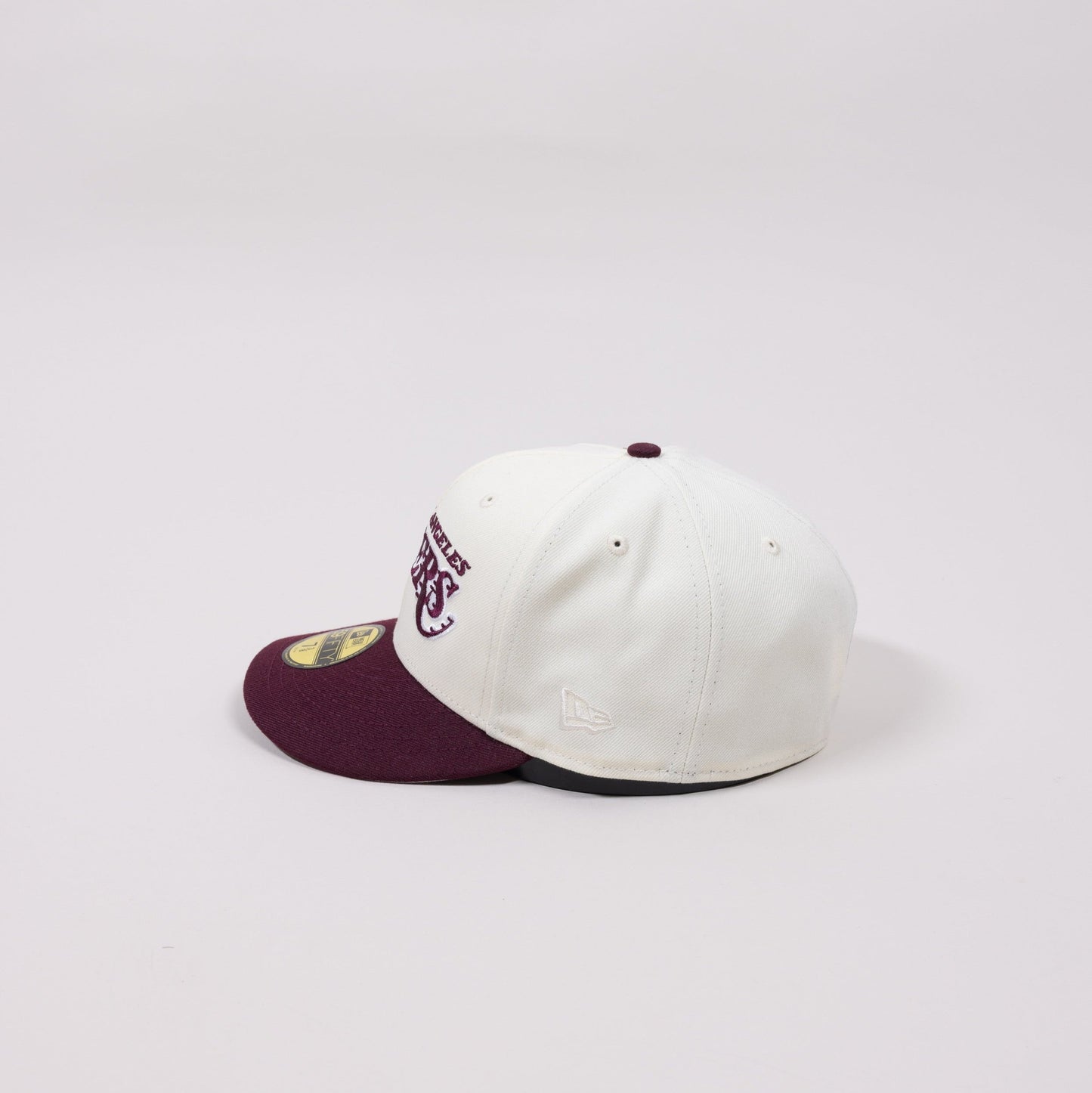 NEW ERA EXCLUSIVE 59FIFTY CHROME/ BURGUNDY LOS ANGELES LAKERS SCRIPT W/ 60TH ANNIVERSARY SIDE PATCH