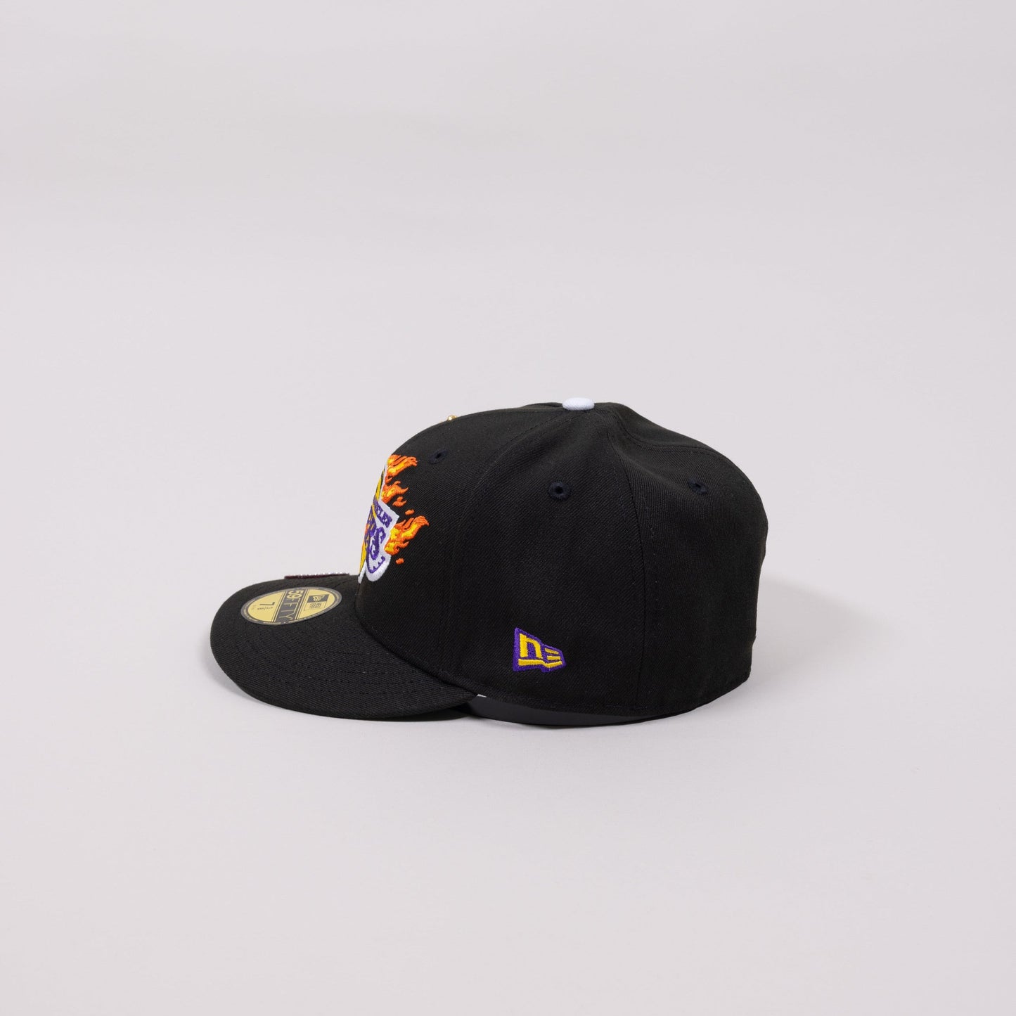 NEW ERA EXCLUSIVE 59FIFTY BLACK LOS ANGELES LAKERS FLAME LOGO W/ 1947 SIDE PATCH