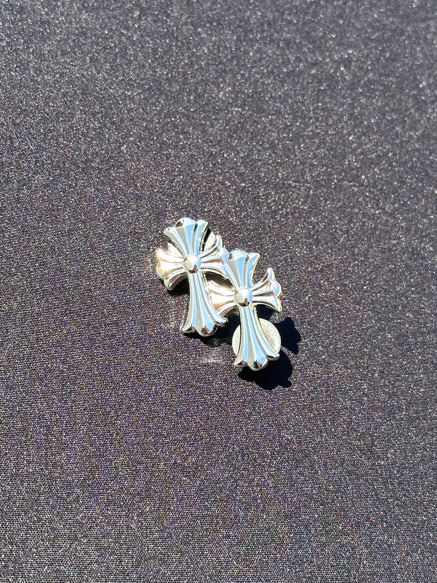 *NEW CHROME TWIN"CRUCIFIX" EXCLUSIVE PIN VERY LIMITED