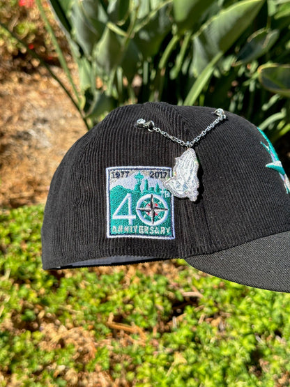 NEW ERA EXCLUSIVE 59FIFTY CORDUROY/BLACK SEATTLE MARINERS W/ 40TH ANNIVERSARY SIDE PATCH