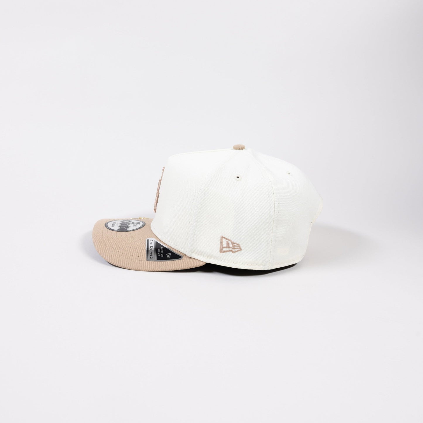 NEW ERA EXCLUSIVE 9FIFTY A-FRAME CHROME/ LIGHT KHAKI LOS ANGELES DODGERS SNAPBACK W/ 2024 WORLD SERIES CHAMPIONS SIDE PATCH