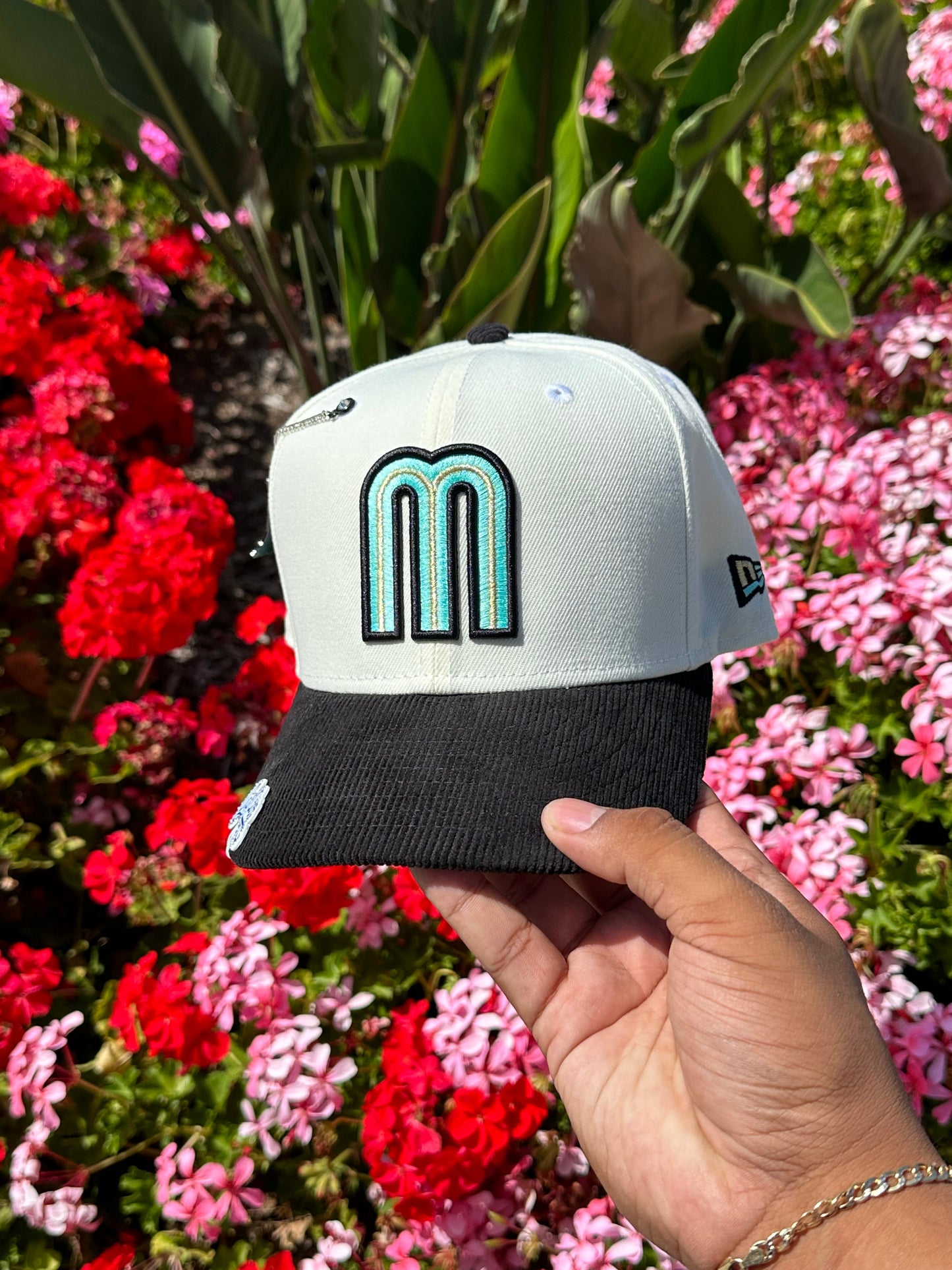 NEW ERA EXCLUSIVE 59FIFTY CHROME WHITE/CORDUROY MEXICO W/ MEXICO FLAG SIDE PATCH