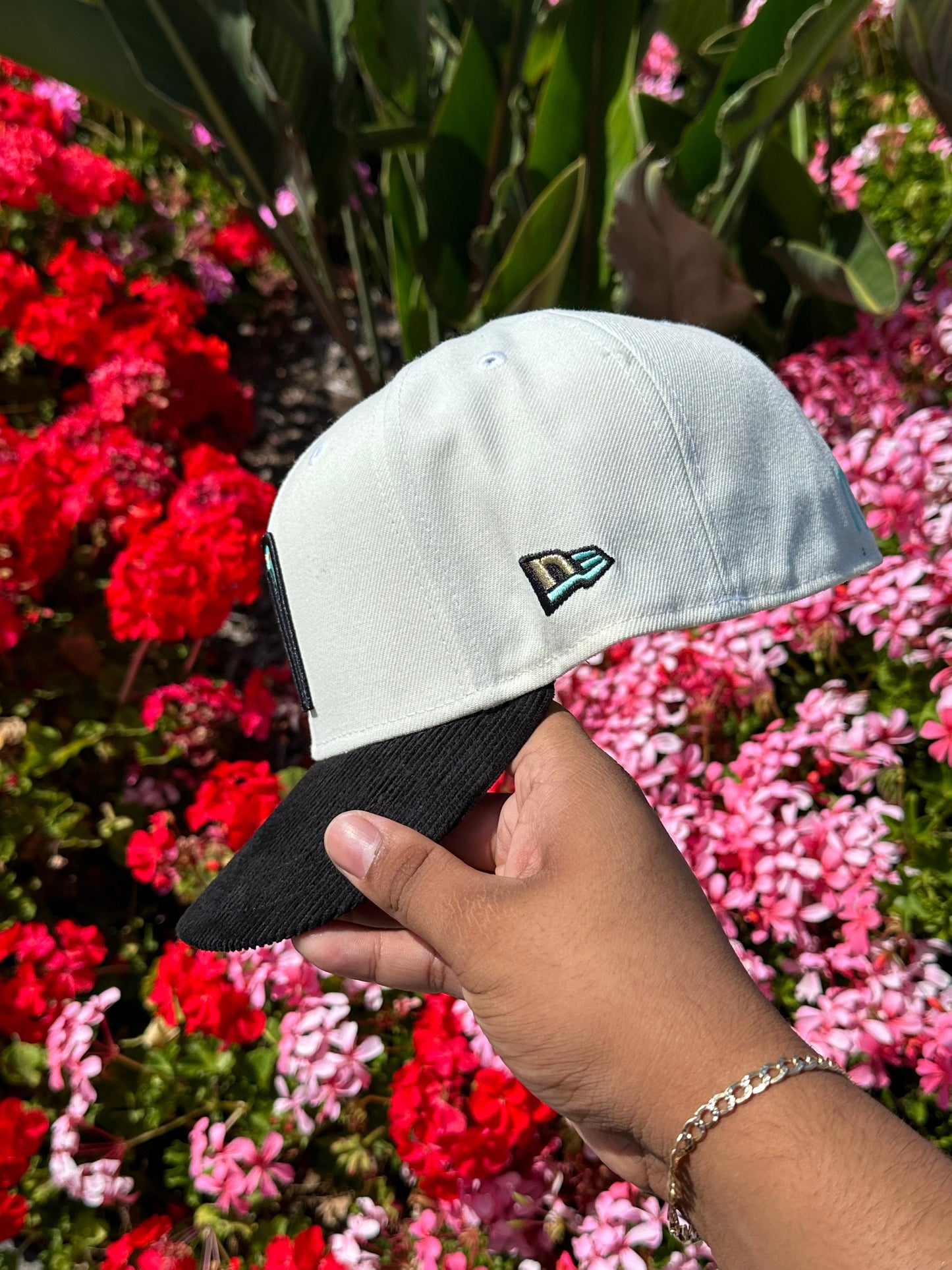 NEW ERA EXCLUSIVE 59FIFTY CHROME WHITE/CORDUROY MEXICO W/ MEXICO FLAG SIDE PATCH