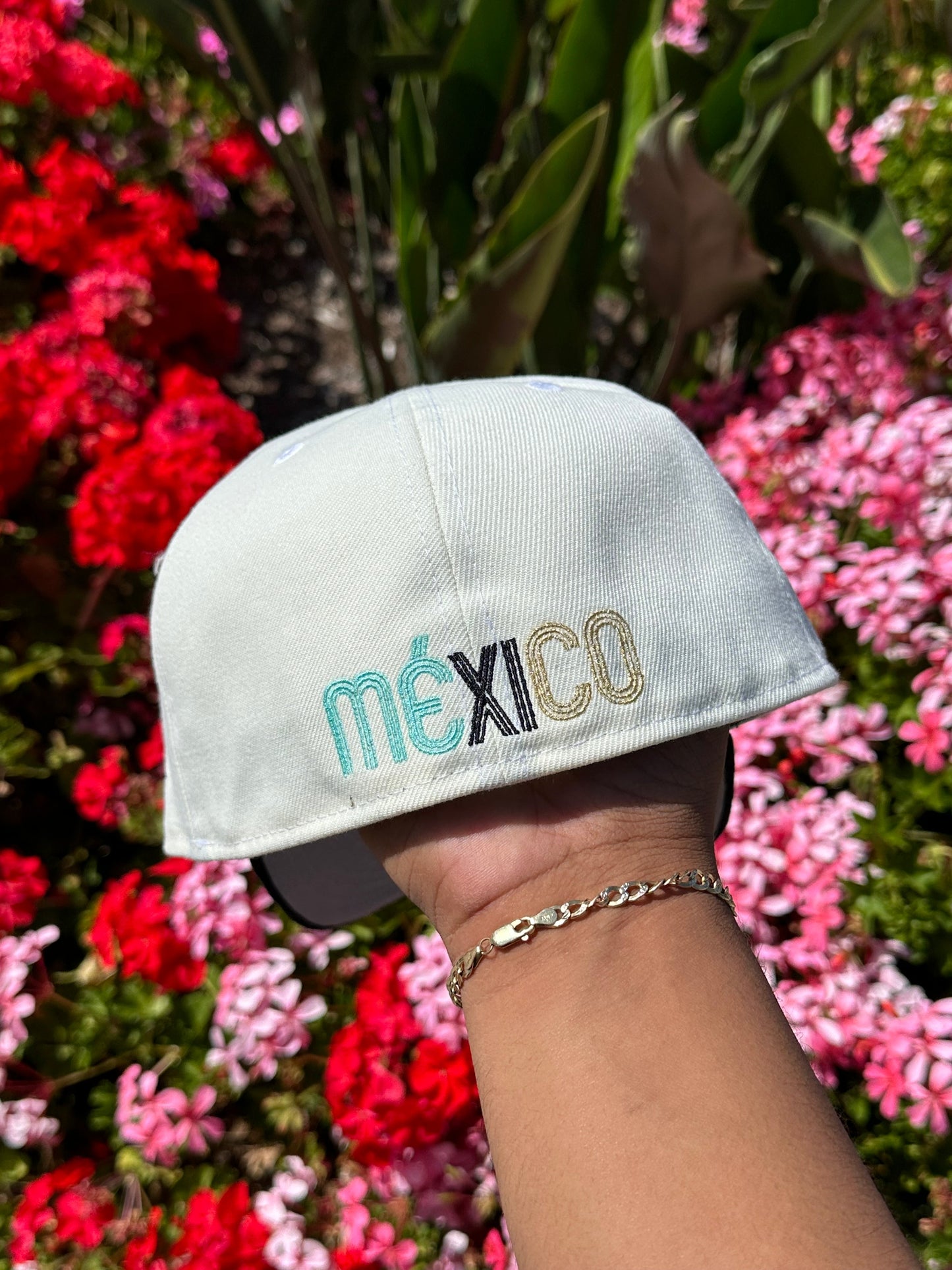 NEW ERA EXCLUSIVE 59FIFTY CHROME WHITE/CORDUROY MEXICO W/ MEXICO FLAG SIDE PATCH