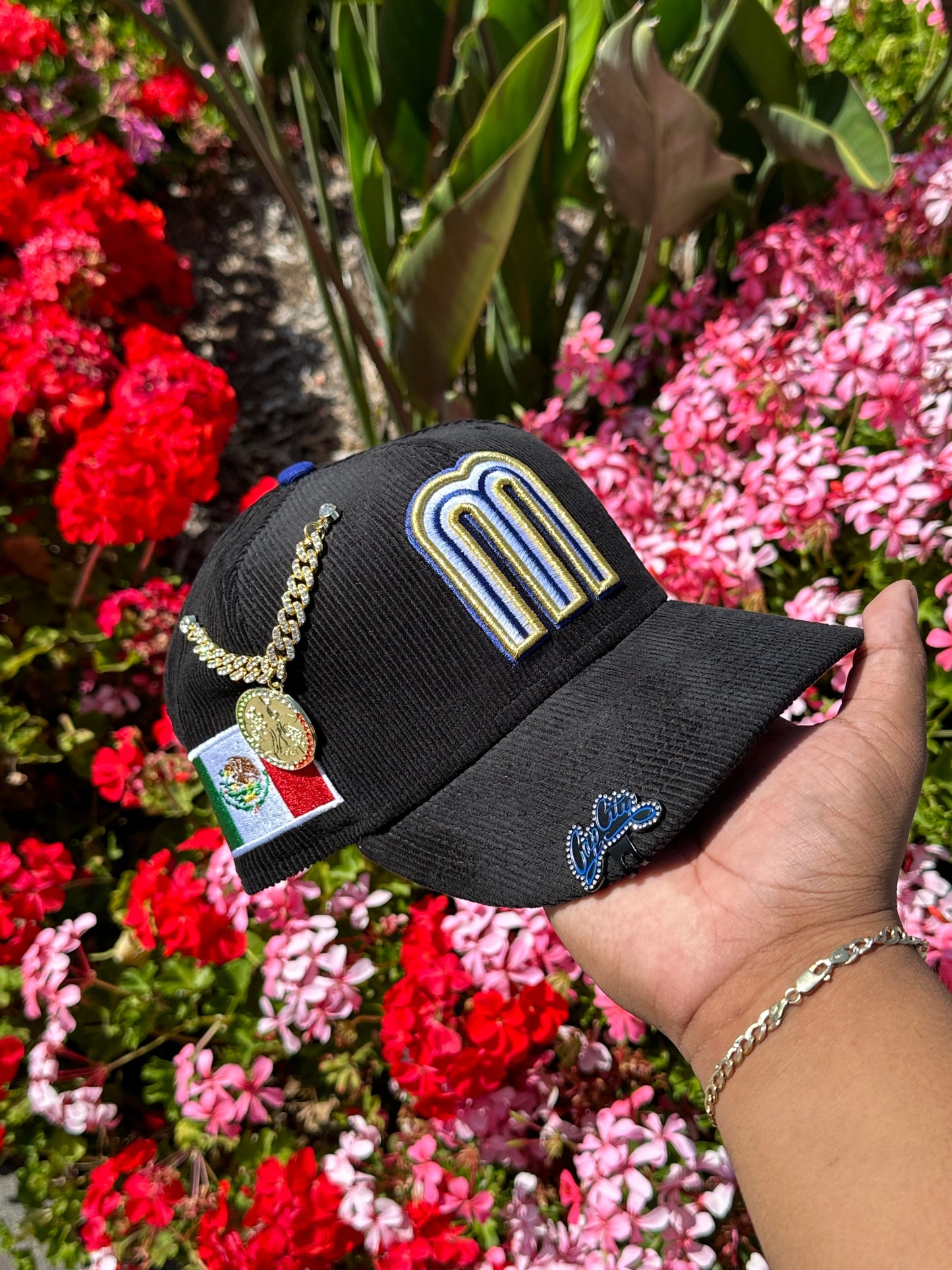 NEW ERA EXCLUSIVE 59FIFTY BLACK CORDUROY MEXICO W/ MEXICO FLAG SIDE PATCH