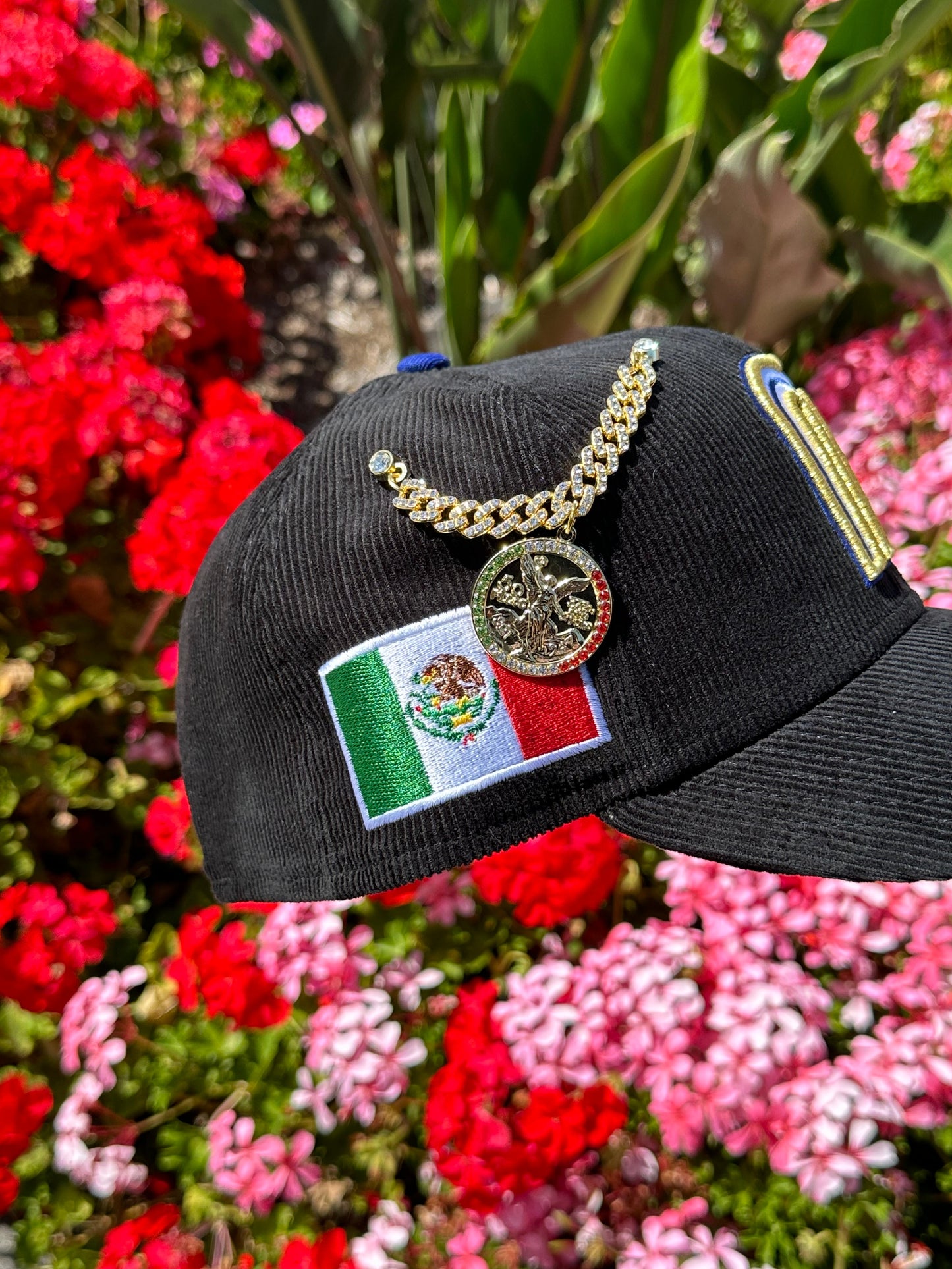 NEW ERA EXCLUSIVE 59FIFTY BLACK CORDUROY MEXICO W/ MEXICO FLAG SIDE PATCH