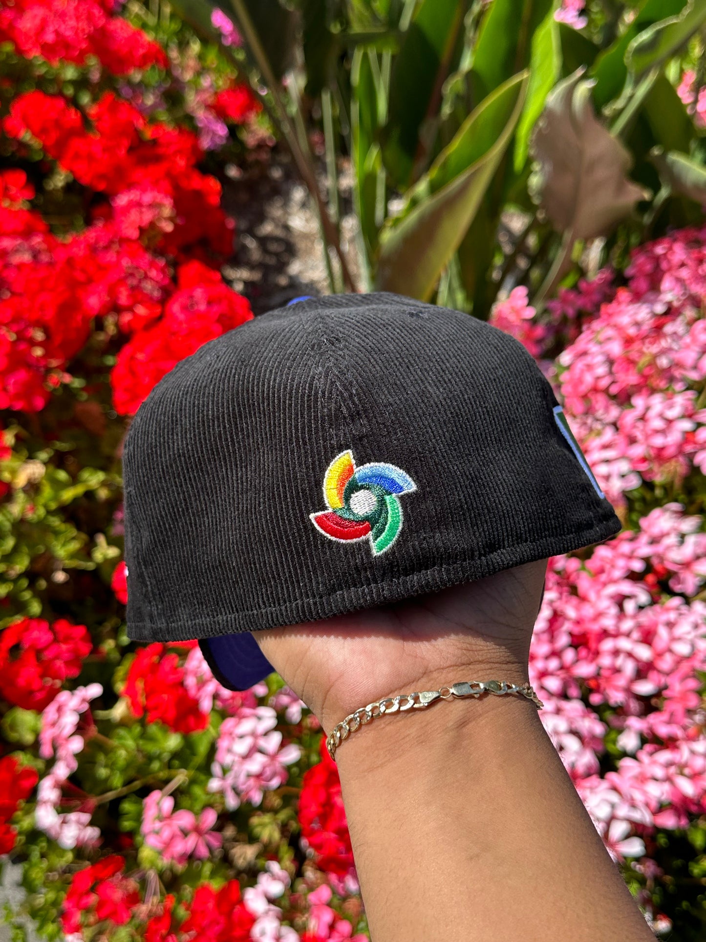 NEW ERA EXCLUSIVE 59FIFTY BLACK CORDUROY MEXICO W/ MEXICO FLAG SIDE PATCH