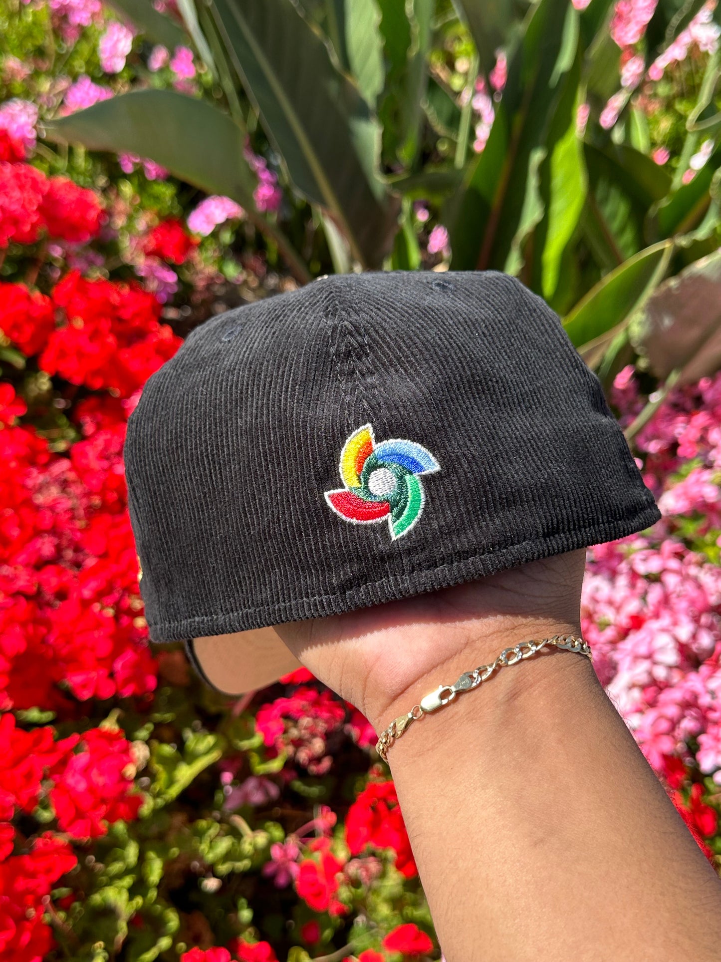 NEW ERA EXCLUSIVE 59FIFTY BLACK CORDUROY MEXICO W/ MEXICO FLAG SIDE PATCH