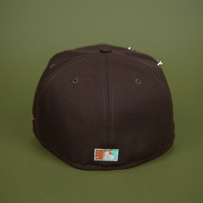 NEW ERA EXCLUSIVE 59FIFTY DARK BROWN NEW YORK YANKEES W/ 1999 WORLD SERIES SIDE PATCH