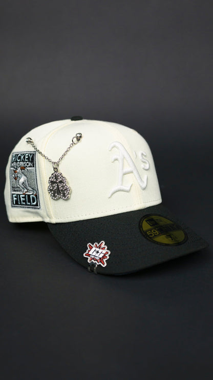 NEW ERA EXCLUSIVE 59FIFTY CHROME/ BLACK OAKLAND ATHLETICS W/ RICKEY HENDERSON SIDE PATCH