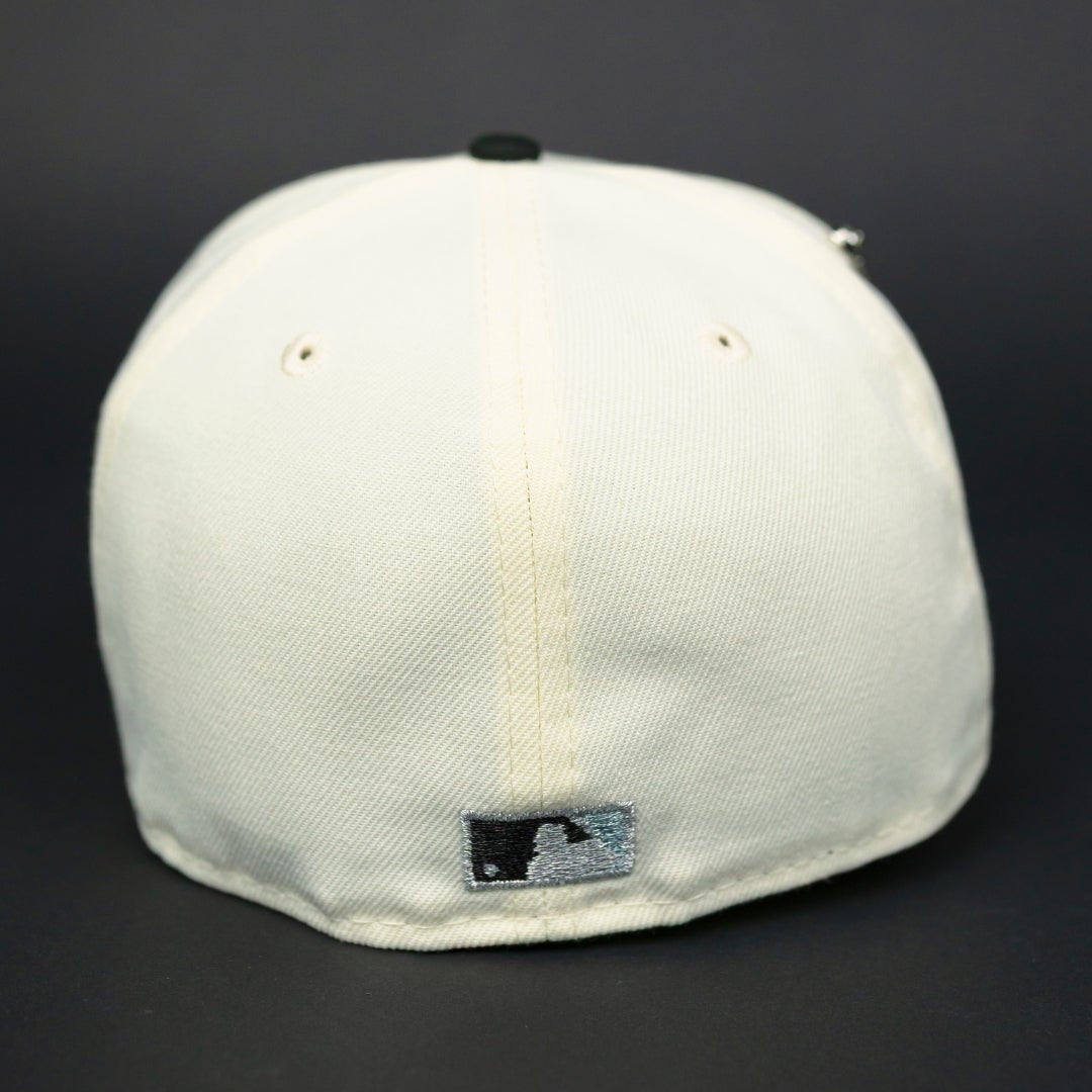 NEW ERA EXCLUSIVE 59FIFTY CHROME/ BLACK NEW YORK YANKEES W/ 1999 WORLD SERIES SIDE PATCH