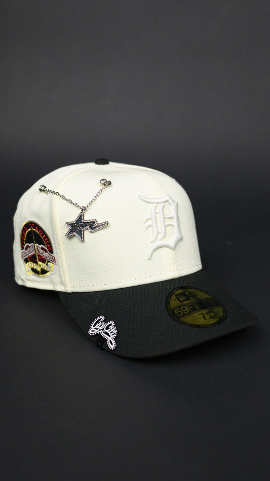 NEW ERA EXCLUSIVE 59FIFTY CHROME/ BLACK DETROIT TIGERS W/ TIGER STADIUM SIDE PATCH