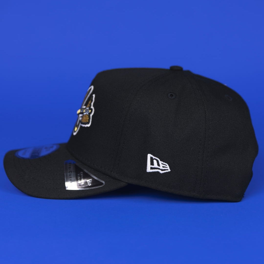 NEW ERA 9FIFTY A-FRAME BLACK ATLANTA BRAVES SNAPBACK W/ 1999 WORLD SERIES SIDE PATCH