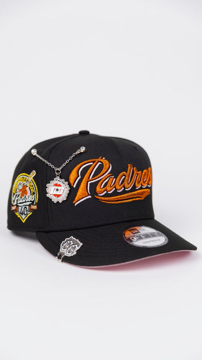 NEW ERA EXCLUSIVE 9FIFTY BLACK SAN DIEGO PADRES SCRIPT SNAPBACK W/ 40TH ANNIVERSARY SIDE PATCH