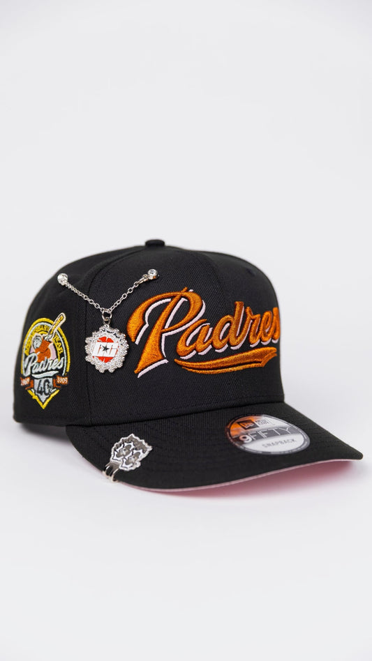 NEW ERA EXCLUSIVE 9FIFTY BLACK SAN DIEGO PADRES SCRIPT SNAPBACK W/ 40TH ANNIVERSARY SIDE PATCH
