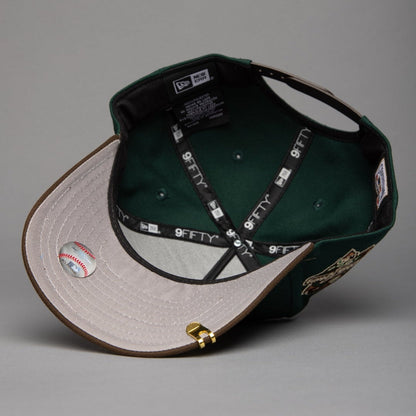 NEW ERA 9FIFTY A-FRAME FOREST GREEN/BROWN NEW YORK YANKEES W/ ROSES + 2000 WORLD SERIES SIDE PATCH