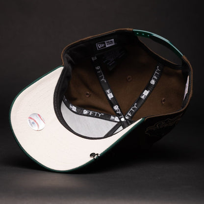 NEW ERA 9FIFTY A-FRAME BROWN/FOREST GREEN NEW YORK YANKEES SNAPBACK W/ 1999 WORLD SERIES SIDE PATCH