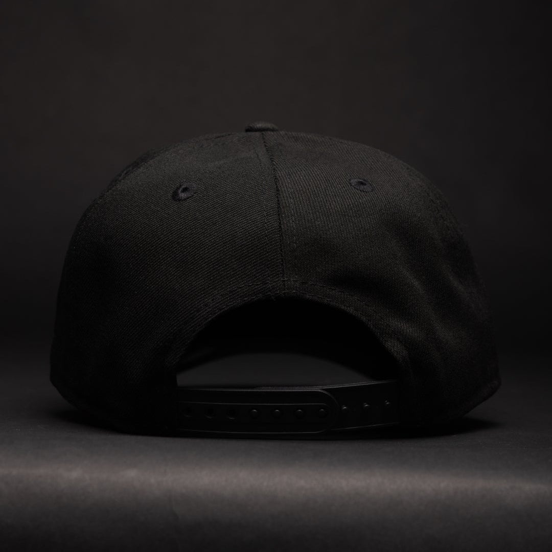 NEW ERA 9FIFTY A-FRAME BLACK ATLANTA BRAVES SNAPBACK W/ MASCOT SIDE PATCH