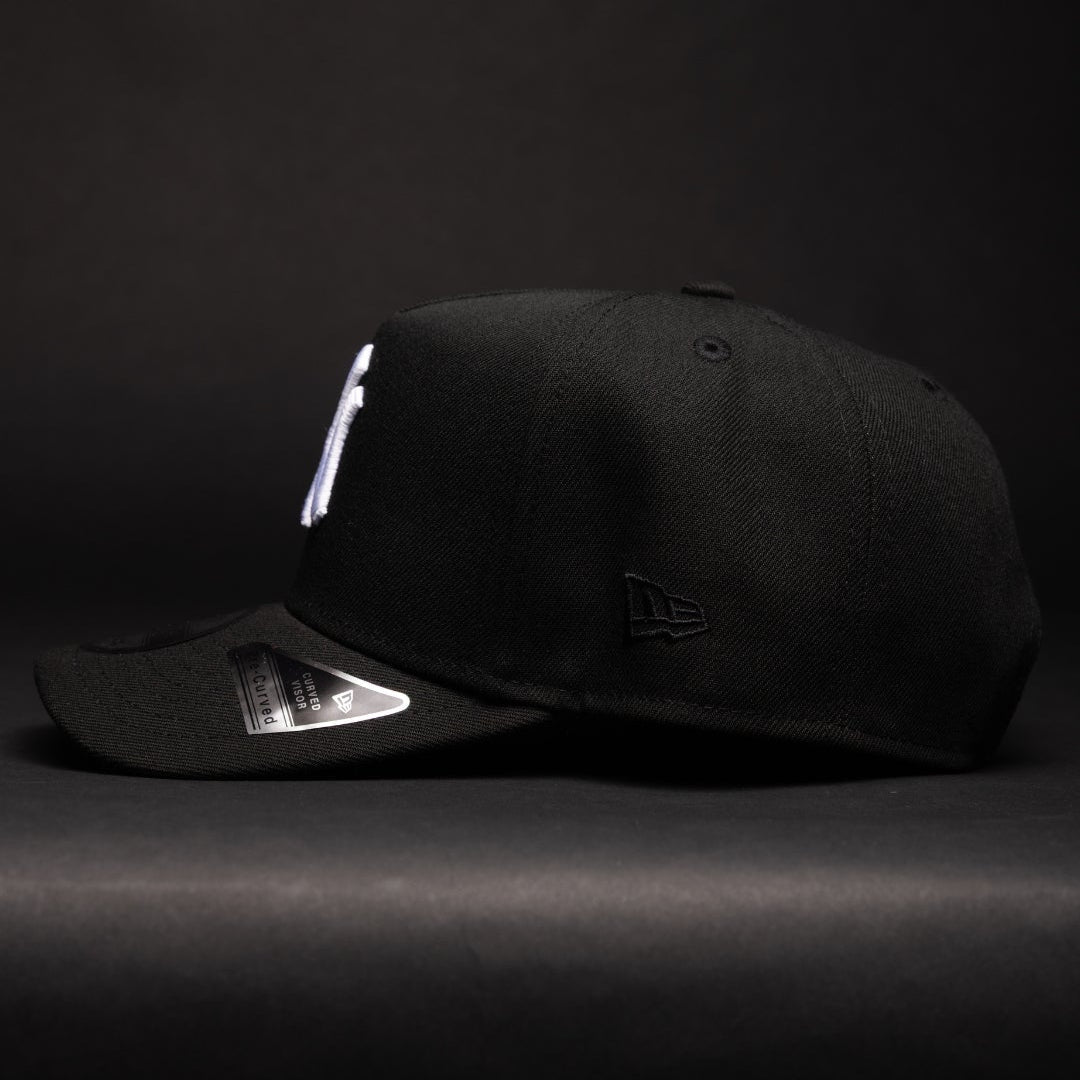 NEW ERA 9FIFTY A-FRAME BLACK NEW YORK YANKEES SNAPBACK W/ 2000 WORLD SERIES SIDE PATCH