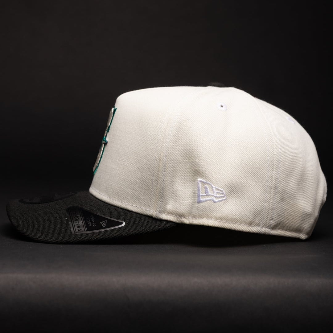 NEW ERA 9FIFTY A-FRAME CHROME/BLACK SEATTLE MARINERS SNAPBACK W/ 2001 ALL STAR GAME SIDE PATCH