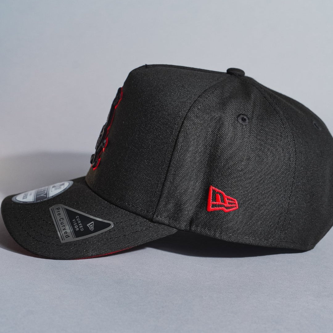 NEW ERA 9FIFTY A-FRAME BLACK CHICAGO WHITE SOX SNAPBACK W/ OUTLINE + WORLD SERIES CHAMPIONS SIDE PATCH