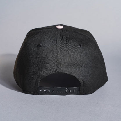 NEW ERA 9FIFTY A-FRAME BLACK/BURGUNDY SEATTLE MARINERS SNAPBACK W/ ANNIVERSARY SIDE PATCH