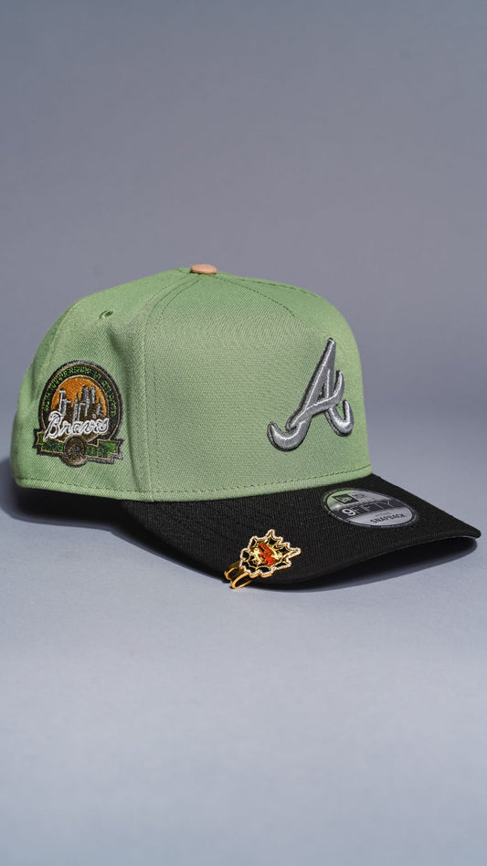NEW ERA 9FIFTY A-FRAME LIGHT GREEN/BLACK ATLANTA BRAVES SNAPBACK W/ ANNIVERSARY SIDE PATCH