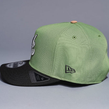 NEW ERA 9FIFTY A-FRAME LIGHT GREEN/BLACK ATLANTA BRAVES SNAPBACK W/ ANNIVERSARY SIDE PATCH