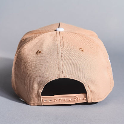 NEW ERA 9FIFTY A-FRAME LIGHT KHAKI LOS ANGELES DODGERS 1958 MLB SCRIPT SNAPBACK W/ JACKIE ROBINSON SIDE PATCH