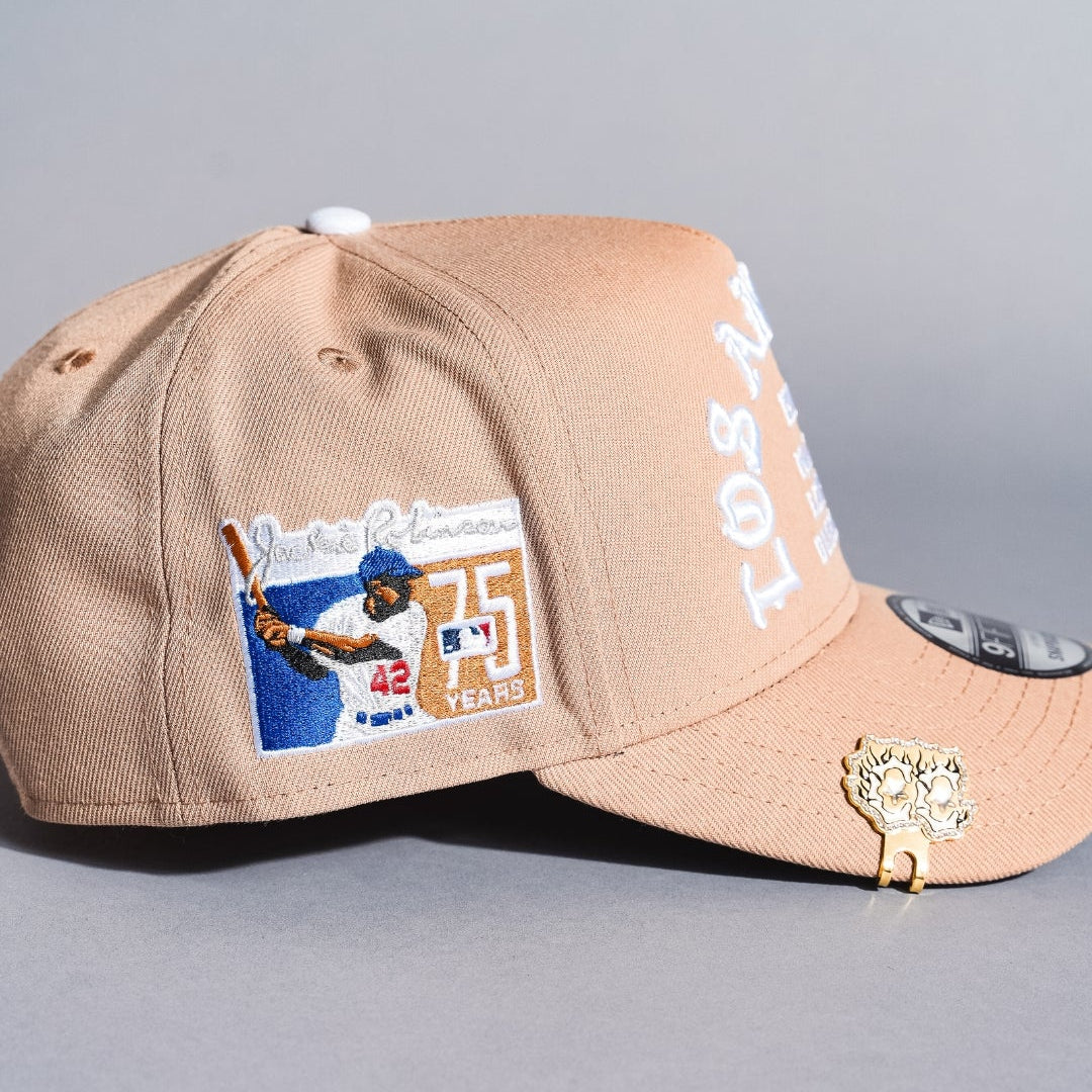NEW ERA 9FIFTY A-FRAME LIGHT KHAKI LOS ANGELES DODGERS 1958 MLB SCRIPT SNAPBACK W/ JACKIE ROBINSON SIDE PATCH