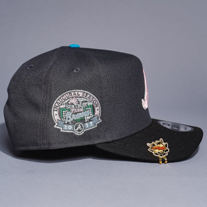 NEW ERA 9FIFTY A-FRAME DARK GREY/BLACK ATLANTA BRAVES SNAPBACK W/ 2017 INAUGURAL SEASON SIDE PATCH