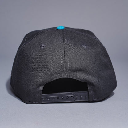 NEW ERA 9FIFTY A-FRAME DARK GREY/BLACK ATLANTA BRAVES SNAPBACK W/ 2017 INAUGURAL SEASON SIDE PATCH