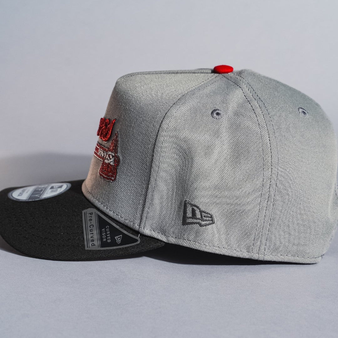 NEW ERA 9FIFTY A-FRAME GREY/BLACK ATLANTA BRAVES SCRIPT SNAPBACK W/ TURNER FIELD SIDE PATCH