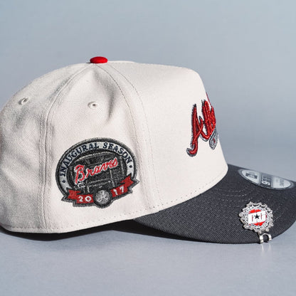 NEW ERA 9FIFTY A-FRAME SMOKE GREY ATLANTA BRAVES SCRIPT SNAPBACK W/ 2017 INAUGURAL SEASON SIDE PATCH