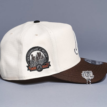 NEW ERA 9FIFTY A-FRAME CHROME/BROWN ATLANTA BRAVES W/ ANNIVERSARY SIDE PATCH