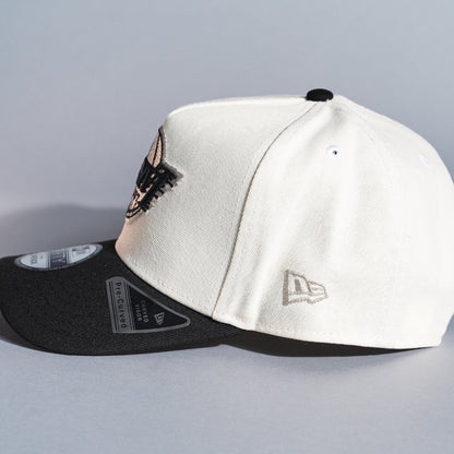 NEW ERA 9FIFTY A-FRAME CHROME/BLACK UPSIDE DOWN LOS ANGELES LAKERS SNAPBACK W/ 17X CHAMPIONS SIDE PATCH