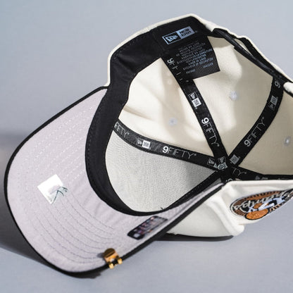 NEW ERA 9FIFTY A-FRAME CHROME/BLACK UPSIDE DOWN LOS ANGELES LAKERS SNAPBACK W/ 17X CHAMPIONS SIDE PATCH