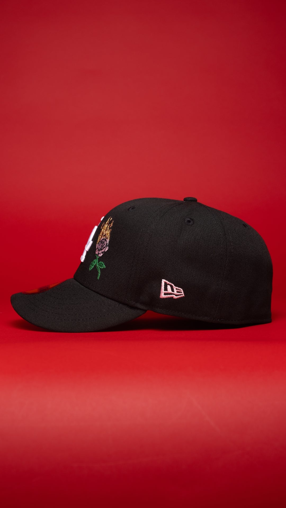 NEW ERA EXCLUSIVE 59FIFTY BLACK LOS ANGELES DODGERS W/ BURNT ROSES + WORLD SERIES CHAMPIONS SIDE PATCH