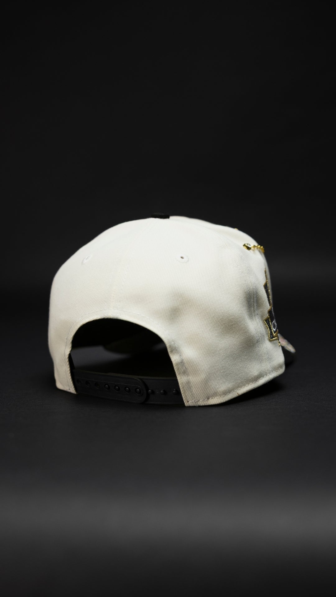 NEW ERA EXCLUSIVE 9FIFTY CHROME/BLACK SAN FRANCISCO GIANTS SNAPBACK W/ WORLD CHAMPIONS SIDE PATCH
