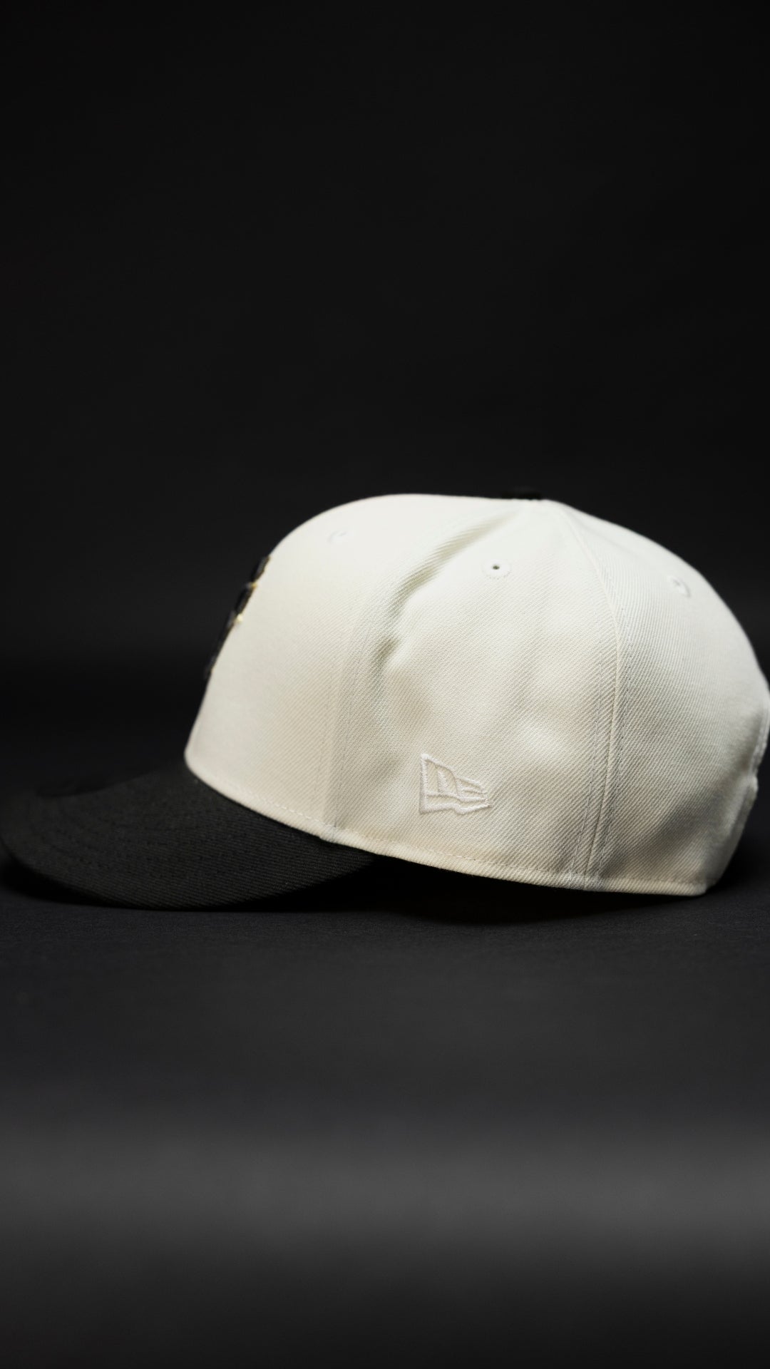 NEW ERA EXCLUSIVE 9FIFTY CHROME/BLACK SAN FRANCISCO GIANTS SNAPBACK W/ WORLD CHAMPIONS SIDE PATCH