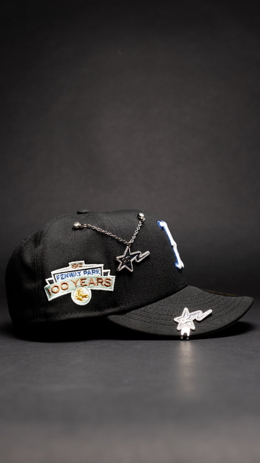 NEW ERA EXCLUSIVE 59FIFTY BLACK BOSTON RED SOX W/ YEARS SIDE PATCH