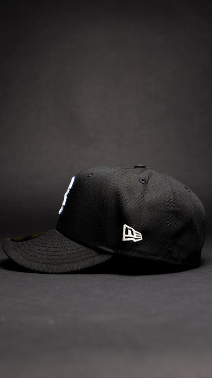 NEW ERA EXCLUSIVE 59FIFTY BLACK BOSTON RED SOX W/ YEARS SIDE PATCH