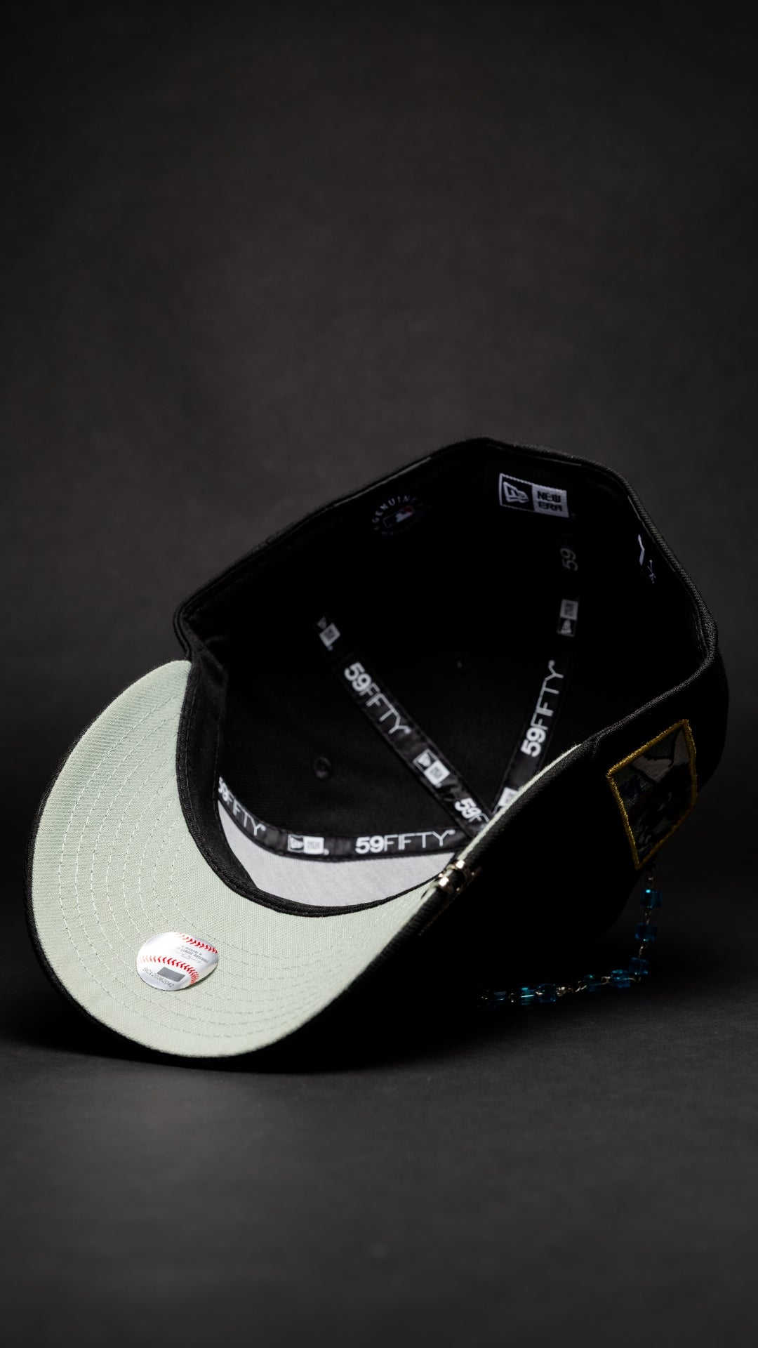 NEW ERA EXCLUSIVE 59FIFTY BLACK LOS ANGELES DODGERS W/ TOKYO SERIES SIDE PATCH
